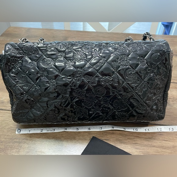 CHANEL Lucky Symbols Flap Bag - Picture 5 of 16